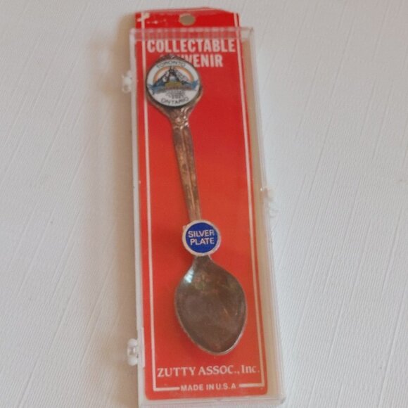 RETRO Canada's Wonderland Collectable Souvenir Spoon Silver Plated - Picture 1 of 4